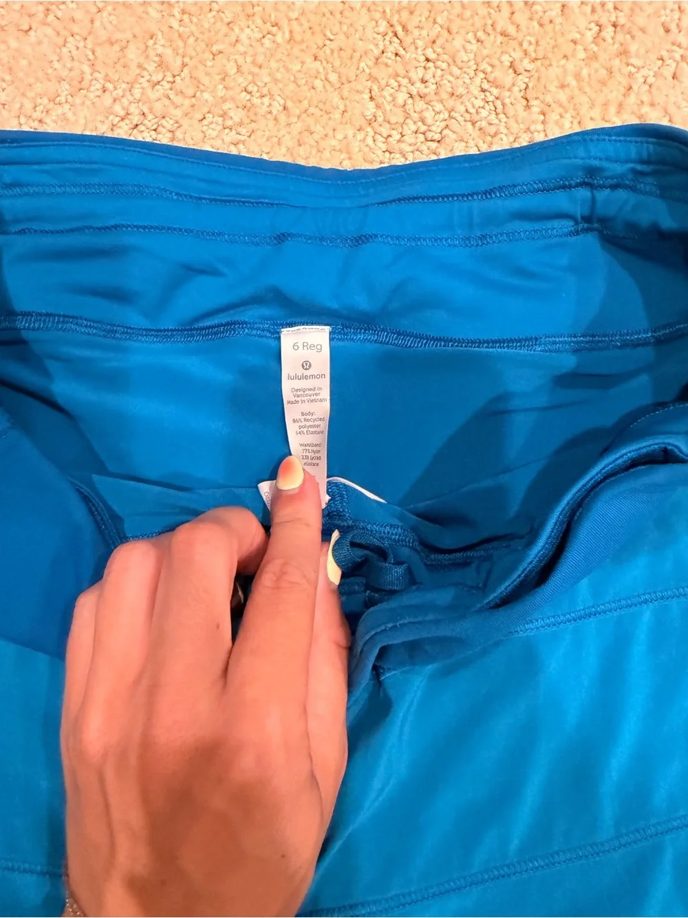 Lululemon women’s blue skirt